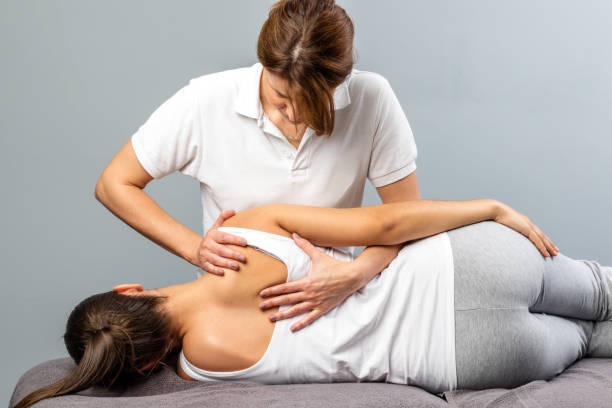Pourquoi choisir l’ostéopathie pour soutenir votre parcours de course ?