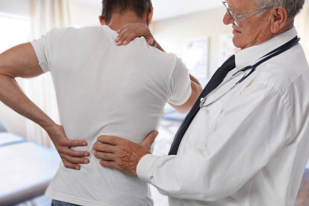 Le mal de dos et comment le traitement ostéopathique peut aider.