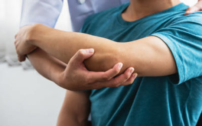 Comment un Ostéopathe pour les Mains à Lyon traite-t-il une entorse de la main ?